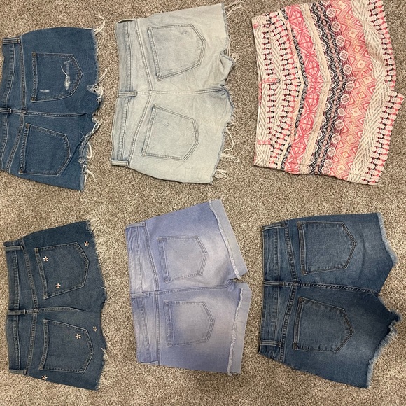 Lot of Short - Picture 4 of 11